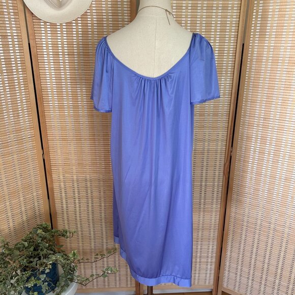 Vintage Purple Short-Sleeve Nightgown With Embroidered Neckline - Picture 3 of 10